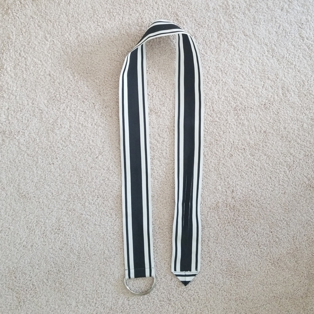 Black and white ribbon belt